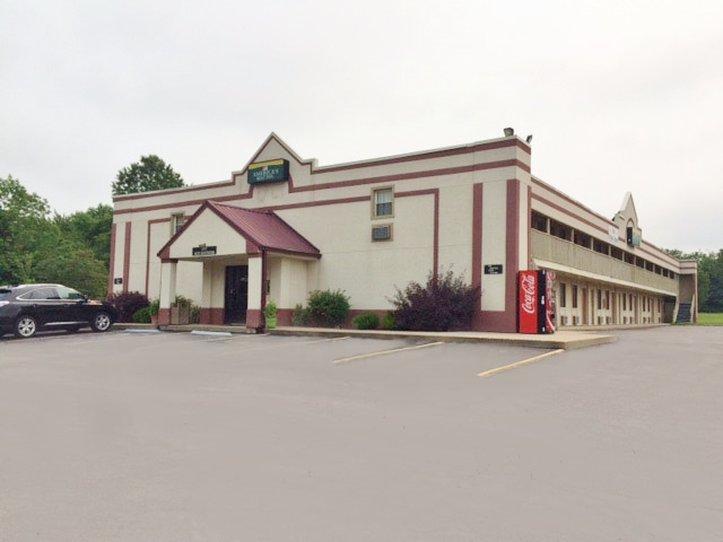 Red Roof Inn Скоттсберг Экстерьер фото