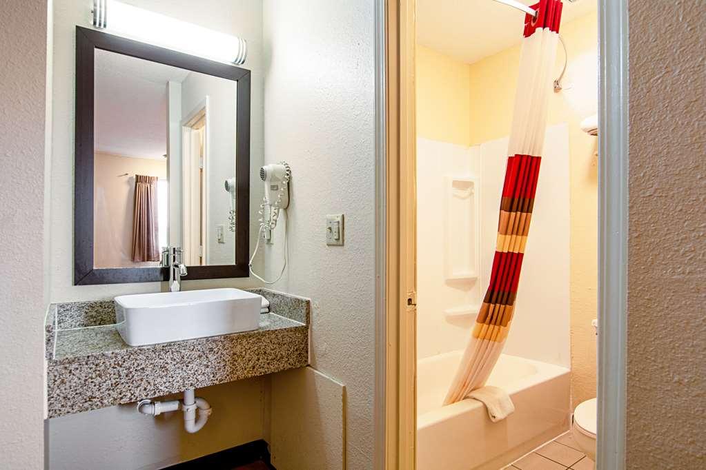 Red Roof Inn Скоттсберг Номер фото